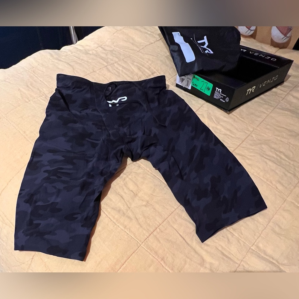 TYR Venzo Camo high waisted tech suit - Picture 4 of 9